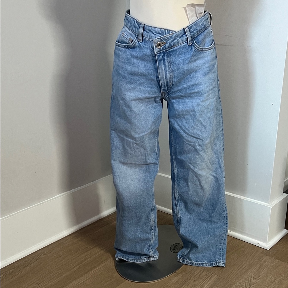 Zara Women's Light Blue Ankle Jeans